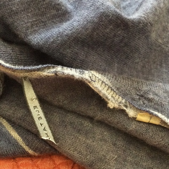 Elle Tahari Top - Picture 7 of 7